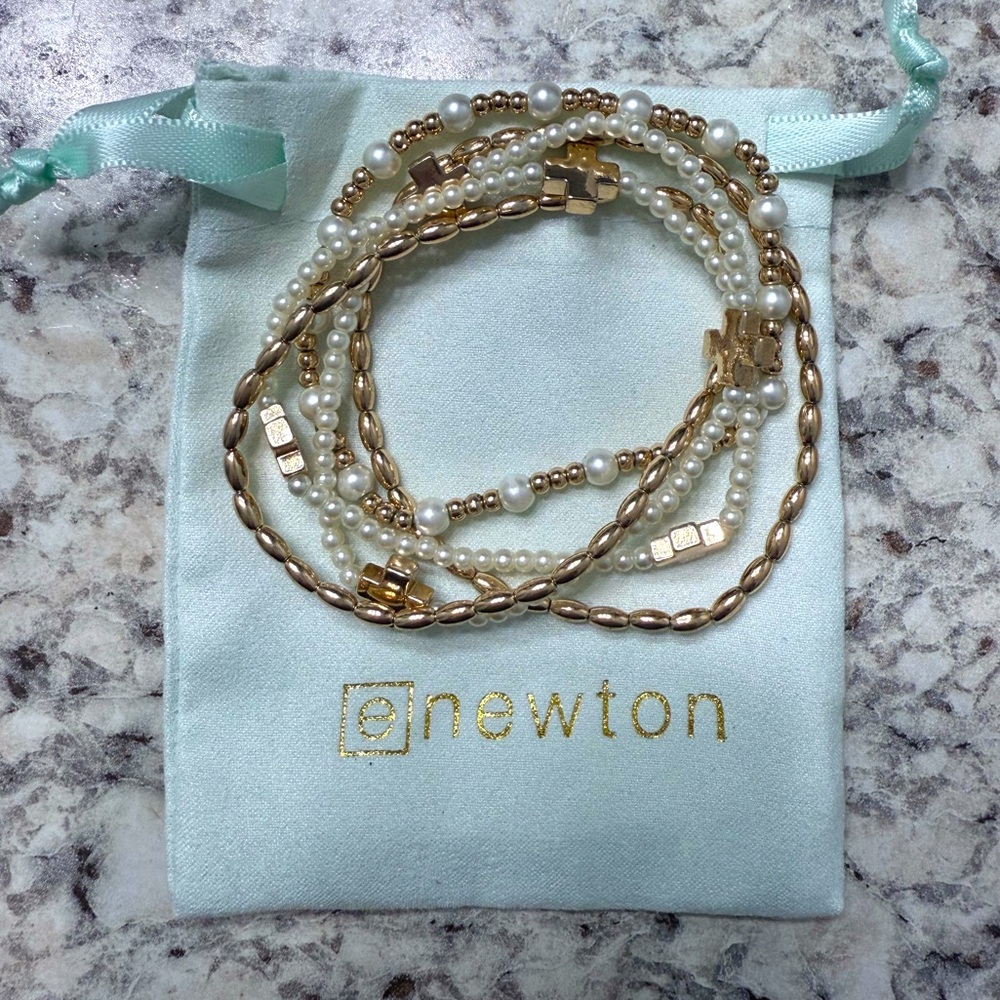 enewton Bracelet Set of 5